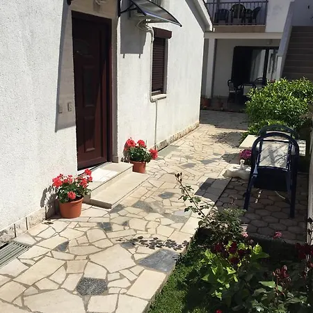 Stana Apartment